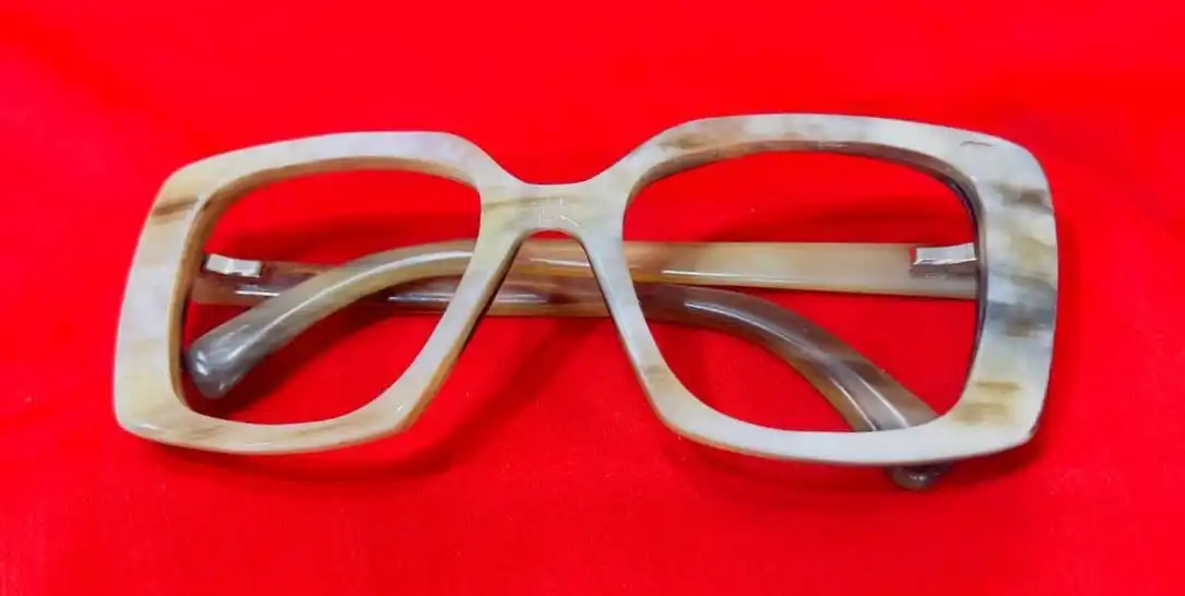 Natural Buffalo Horn Spectacle From for Opticians & Manufacturers in Round Shape Light Brown Colour