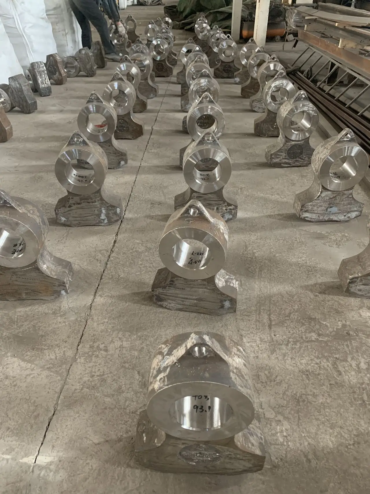 Hot Sale Hammer Stone Crusher Spare Parts Hammer Head Oem Production