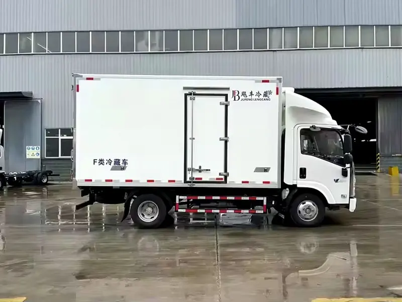 China Brand New ISUZU M100 Refrigerated Van Truck Mini Light Truck Suzuki Carry 4x4 Manual 5T Cold Chain Truck