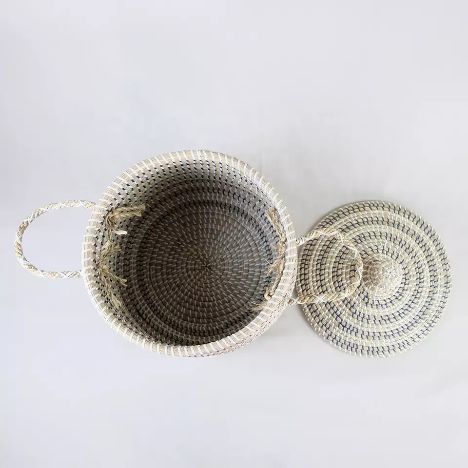 Wholesale Large Seagrass Woven Straw Basket with Lid Eco-Friendly Handmade Natural Rattan Storage Hamper Home Use Made Vietnam