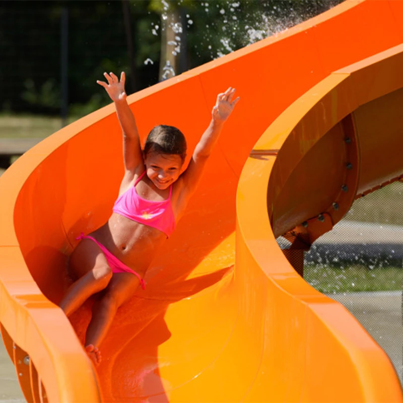 Water Park Amusement Play Equipment Fiberglass Water Slide Combines Indoor and Outdoor Water Park Splash Pads