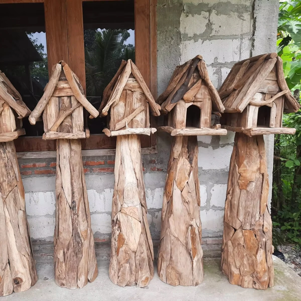 Hot Sale 100% Natural Driftwood Finished Unfinished Customized Single Small Big House Garden Animal Bird Stand