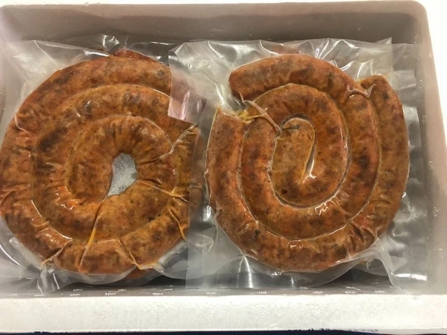 Замороженная острая Северная колбаса, вес 500 г, Упаковано в Вакуумный Герметичный пакет