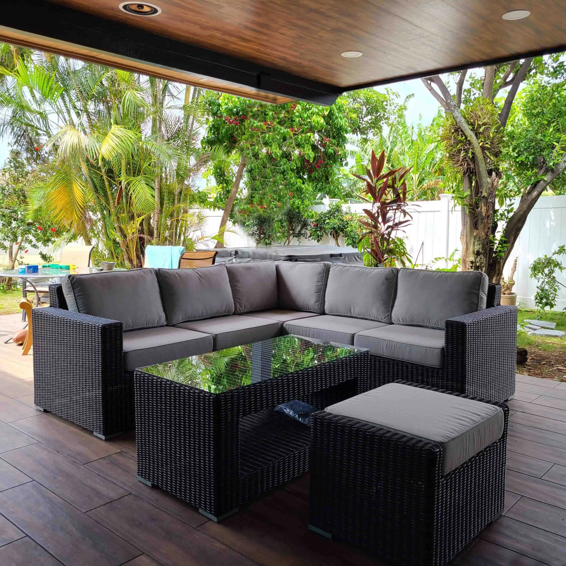Outdoor Garden Furniture Made of Poly Rattan Resin New Trend Aluminum Powder Coated Modular Sofa Set