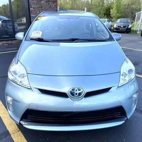 2013 Toyotas Prius Three SE