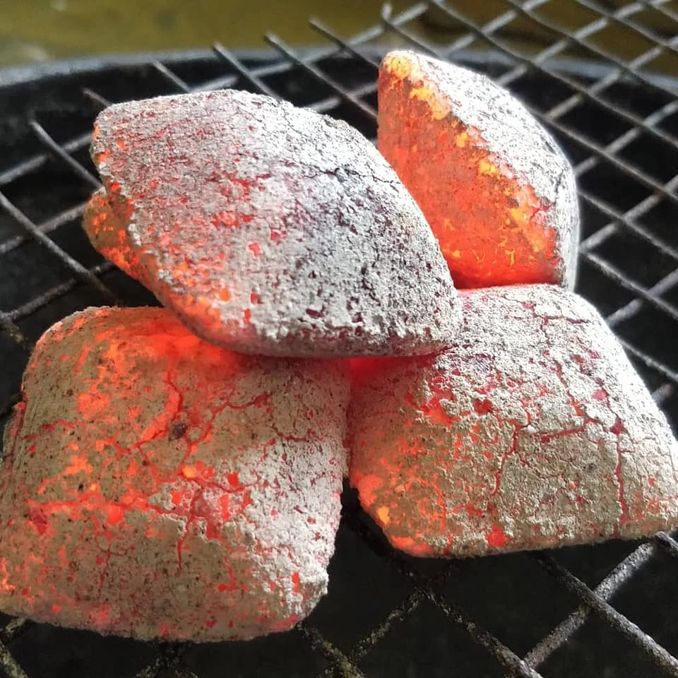 Long term Burning Coconut charcoal Briquettes Sale for Best offer price with customer Packing Size and design