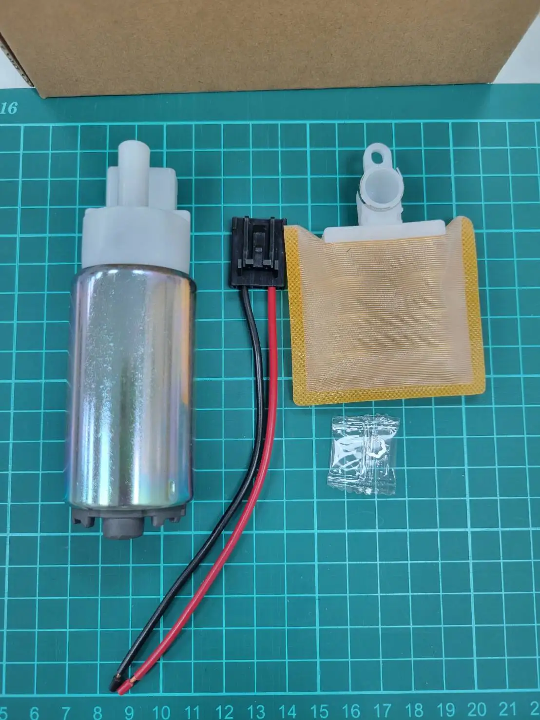 Electric Fuel Pump B3C7-13-350,B3C7-13-350,B3E7-13-350Fuel Pump Universal