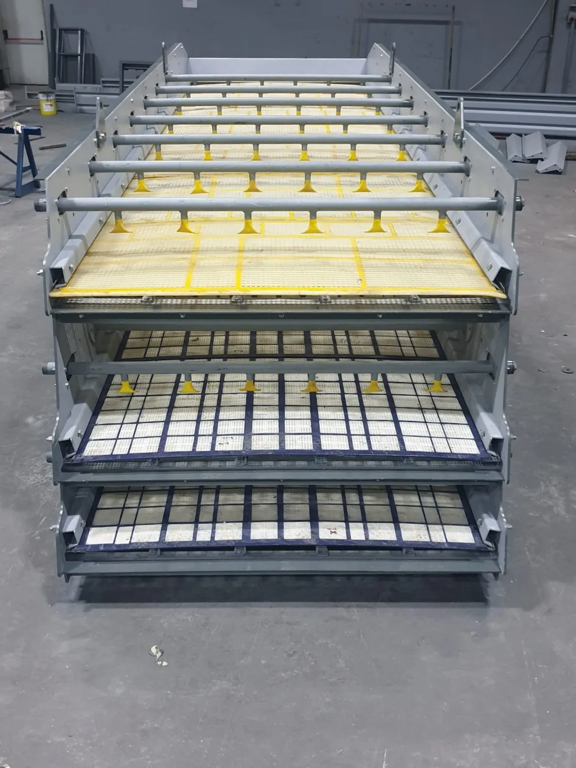 200-250 Tph 2 by 5 Meters 4 Sieve Engineers Available to Service Machinery Overseas Circular 18.5 Tons CONSTMACH 10 Years Turkey