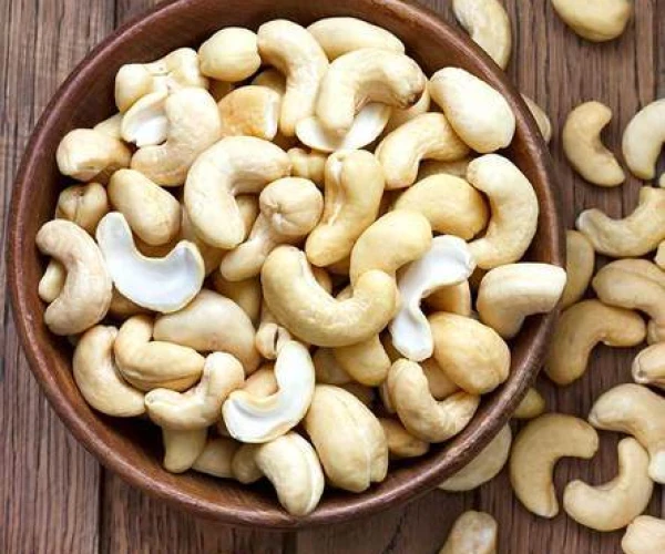 Fresh Kaju Authentic Flavor Hot Sale Natural Wholesale Raw Cashew Nuts (RCN) W180 W240 W320 W450 LP BB Blanched Processing