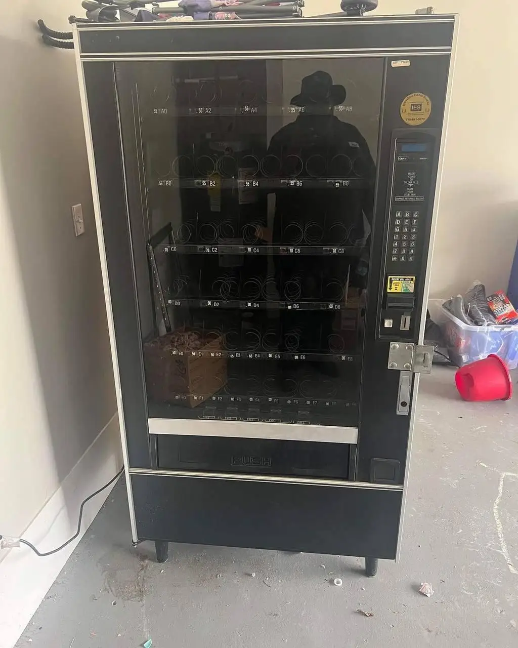 Automatic Combo Smart Vending Machines Bottle Drinks Vending Machine snack vending