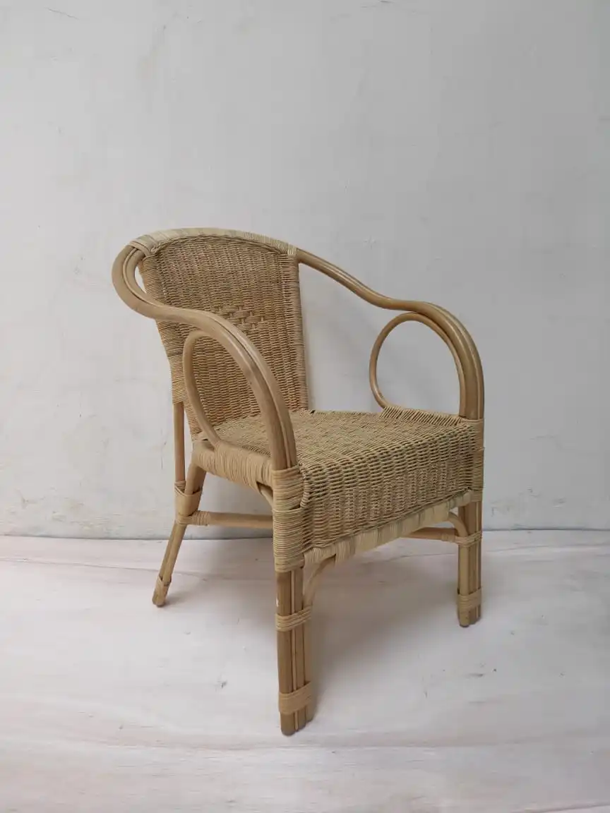 Direct Price Rattan Wicker Chair with Arm with Natural Rattan Material