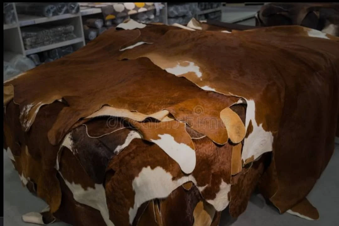 Leather Hide - Full Grain Cow Skin Leather - Upholstery Fabric for Furniture - Tooling Leather Sheet for Bookbinding and Craftin