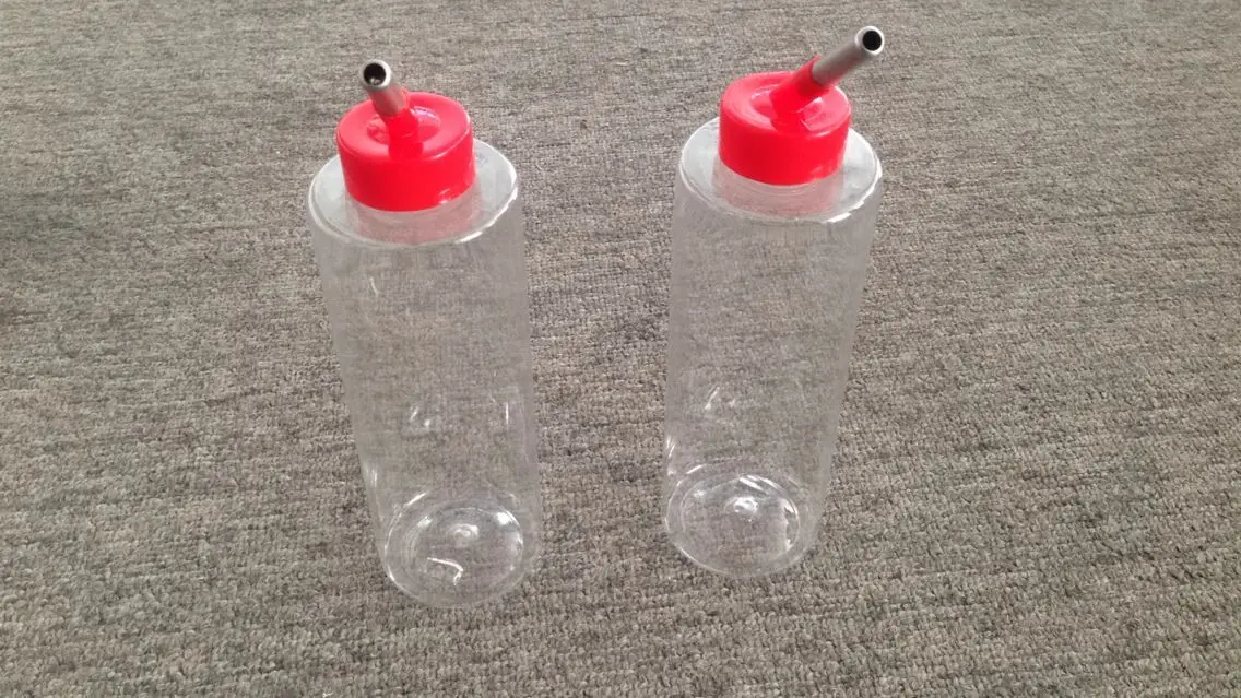 Пластиковая поилка для птицы 600 мл