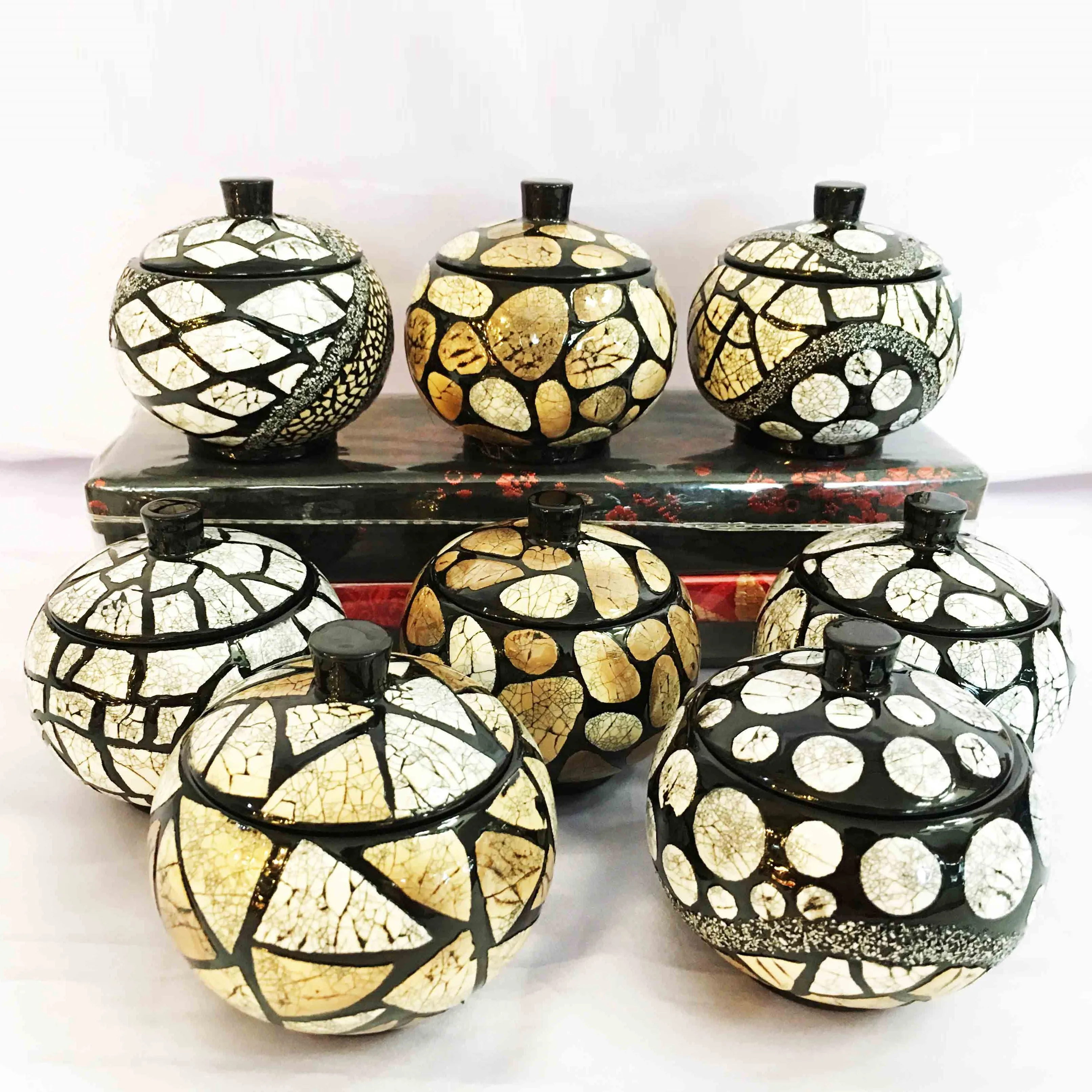 Custom color back round jars with lid cheap lacquer jar Vietnamese traditional decorative items