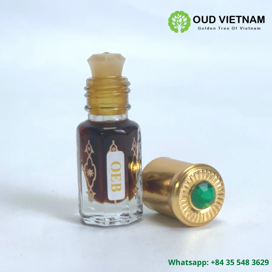 OEM ODM 3 ML Pure Essential Aromatic Oil Agarwood Wood Oud Oil For Relaxation Skin Directly