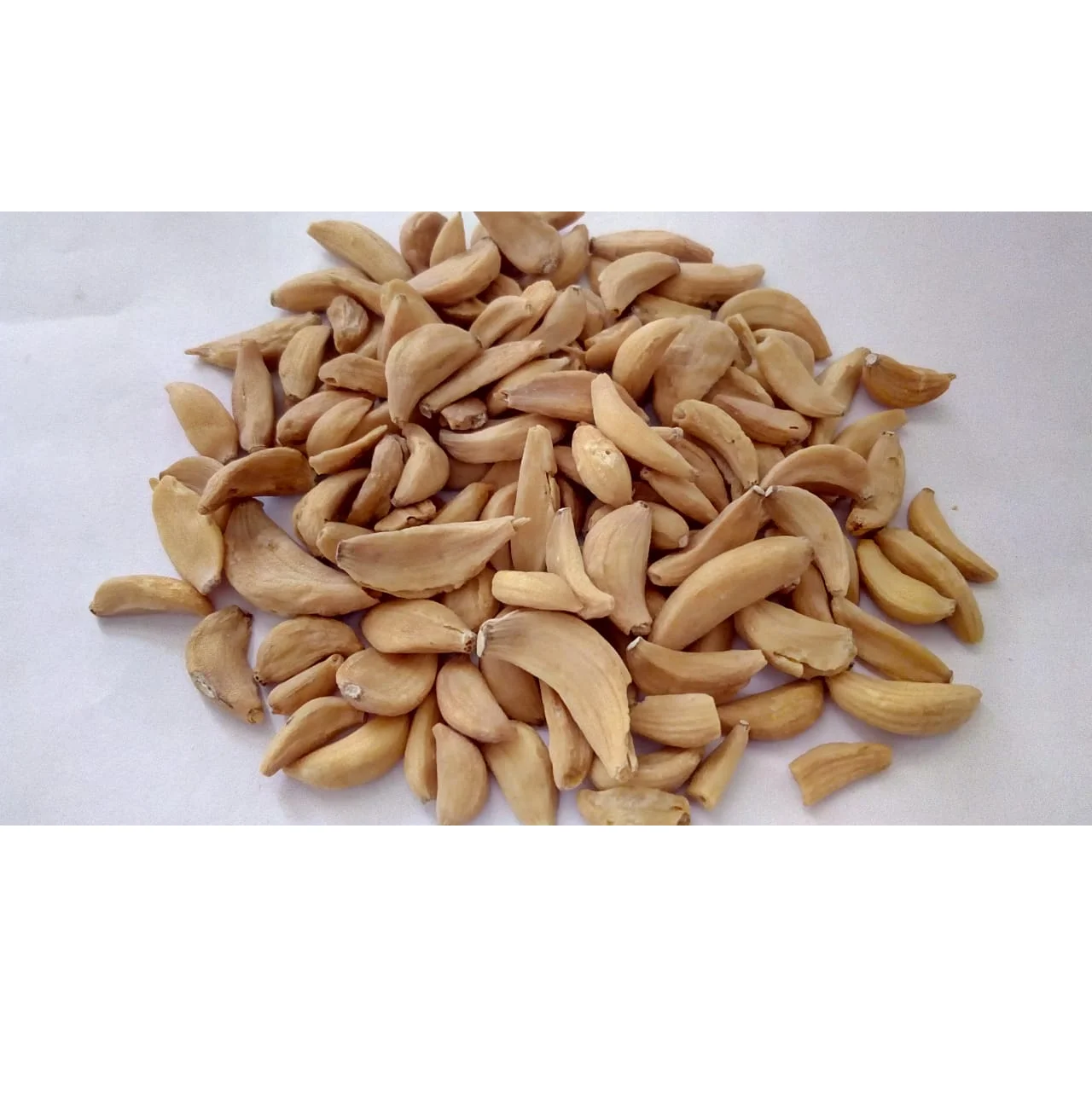 Natural And Fresh Quality Dehydrated Garlic Flakes In 1Kg Packaging From Indian Bulk Seller