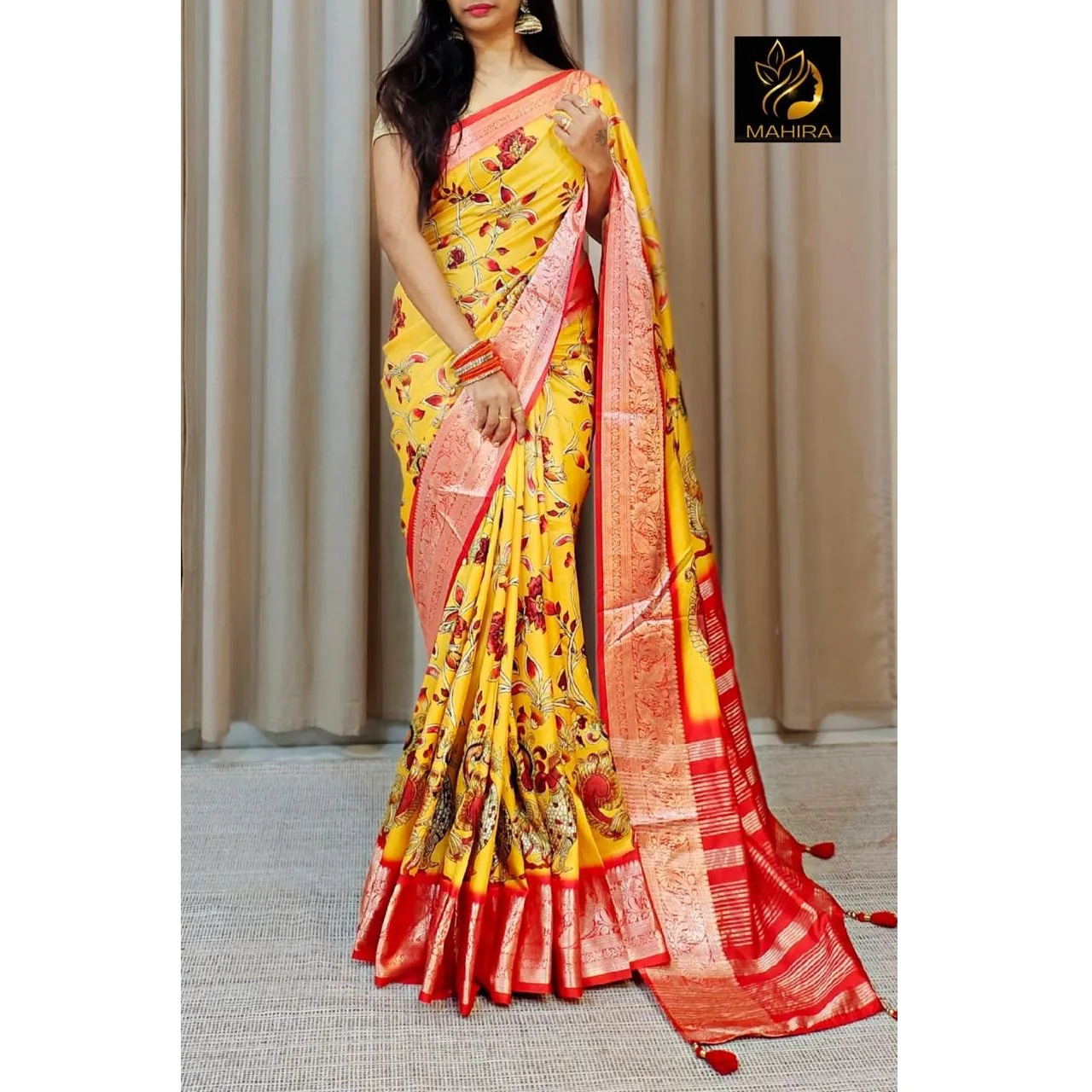 Красивая коллекция в сари из Dola Silk со всем дизайном Pichwai Kalamkari и границами чистого вискозы Bandhani Pallu