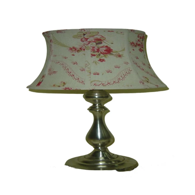 Настольная сенсорная Металлическая лампа декоративный светильник для стола простая модель освещения гостиной дома ресторана