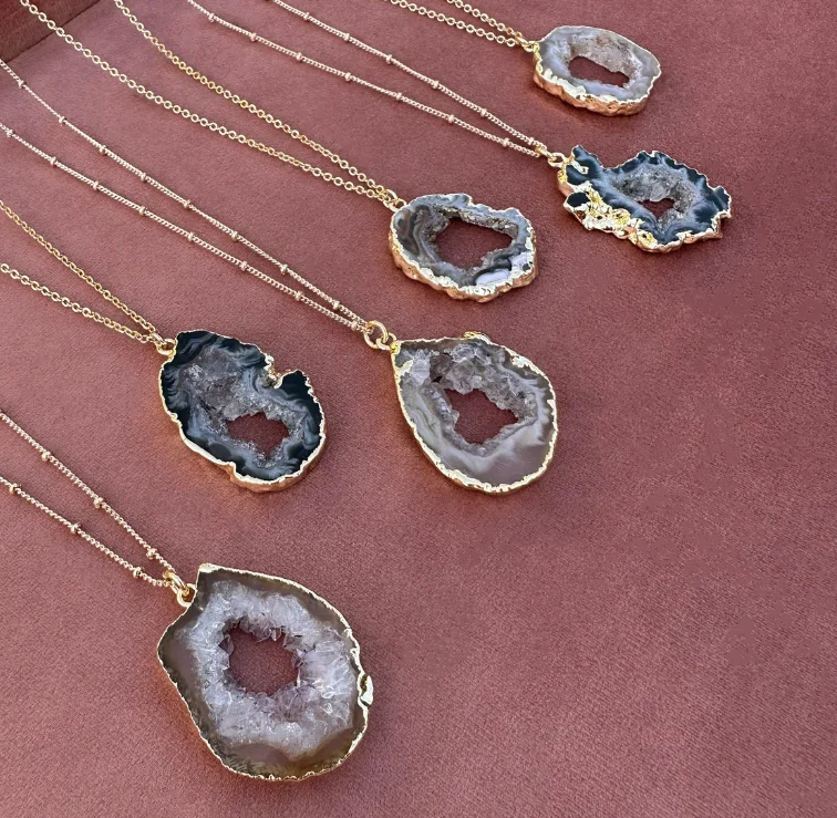 Best Quality Hot Sale Natural  Natural Stone Black Titanium Crystal Agate Cooler Pendants Necklace Gift