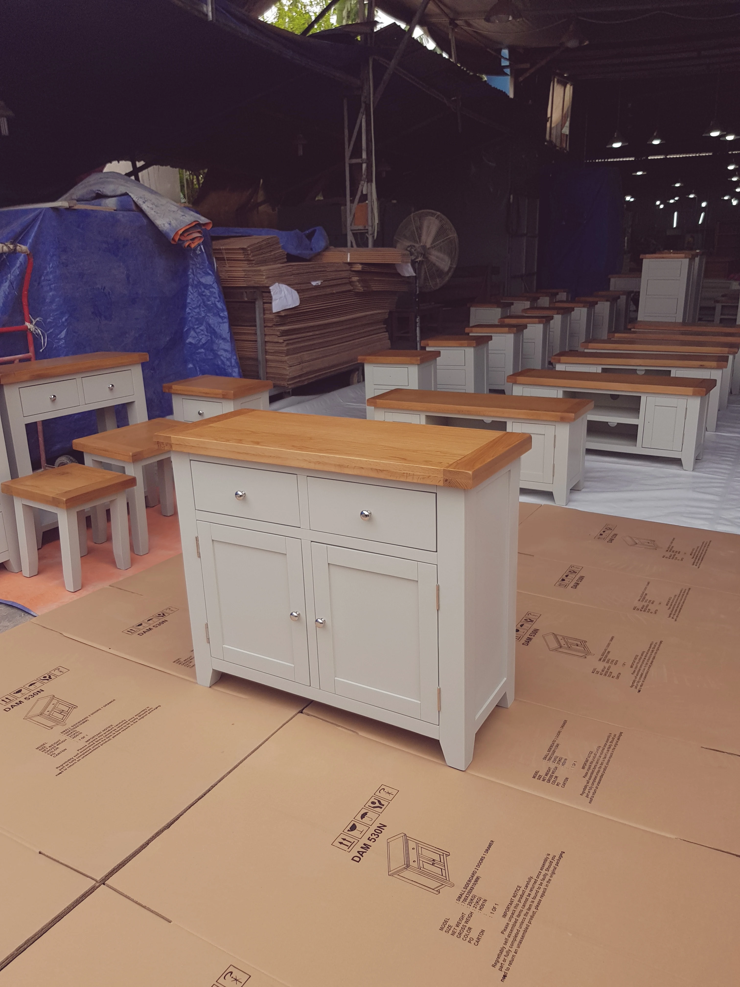 SIDEBOARD 2 DOOR 2 DRAWERS