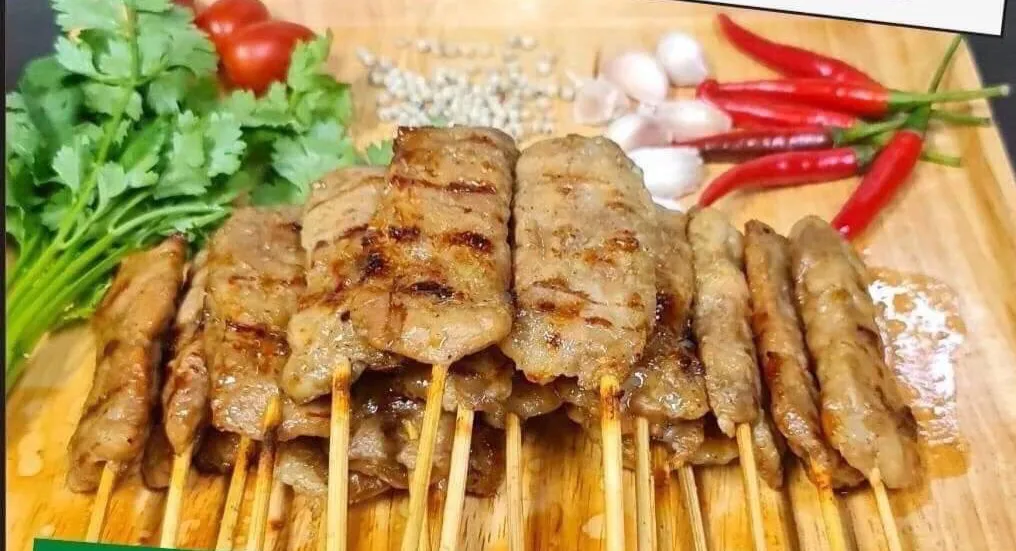 Тайские закуски, замороженные поршеные свиные шпажки, тайский стиль, «Мото пин», жареная свинина, Лидер продаж в Таиланде, 500 г/пакет