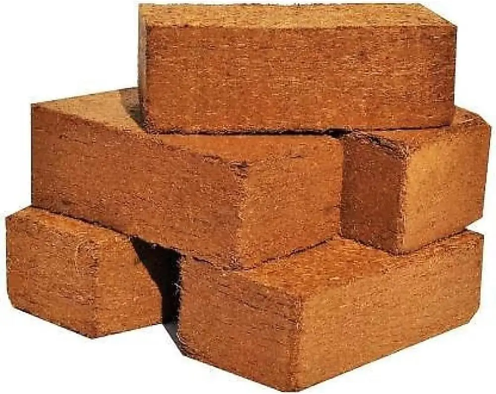 Cocopeat Briquettes Compressed / Komprimierte Cocopeat-Briketts