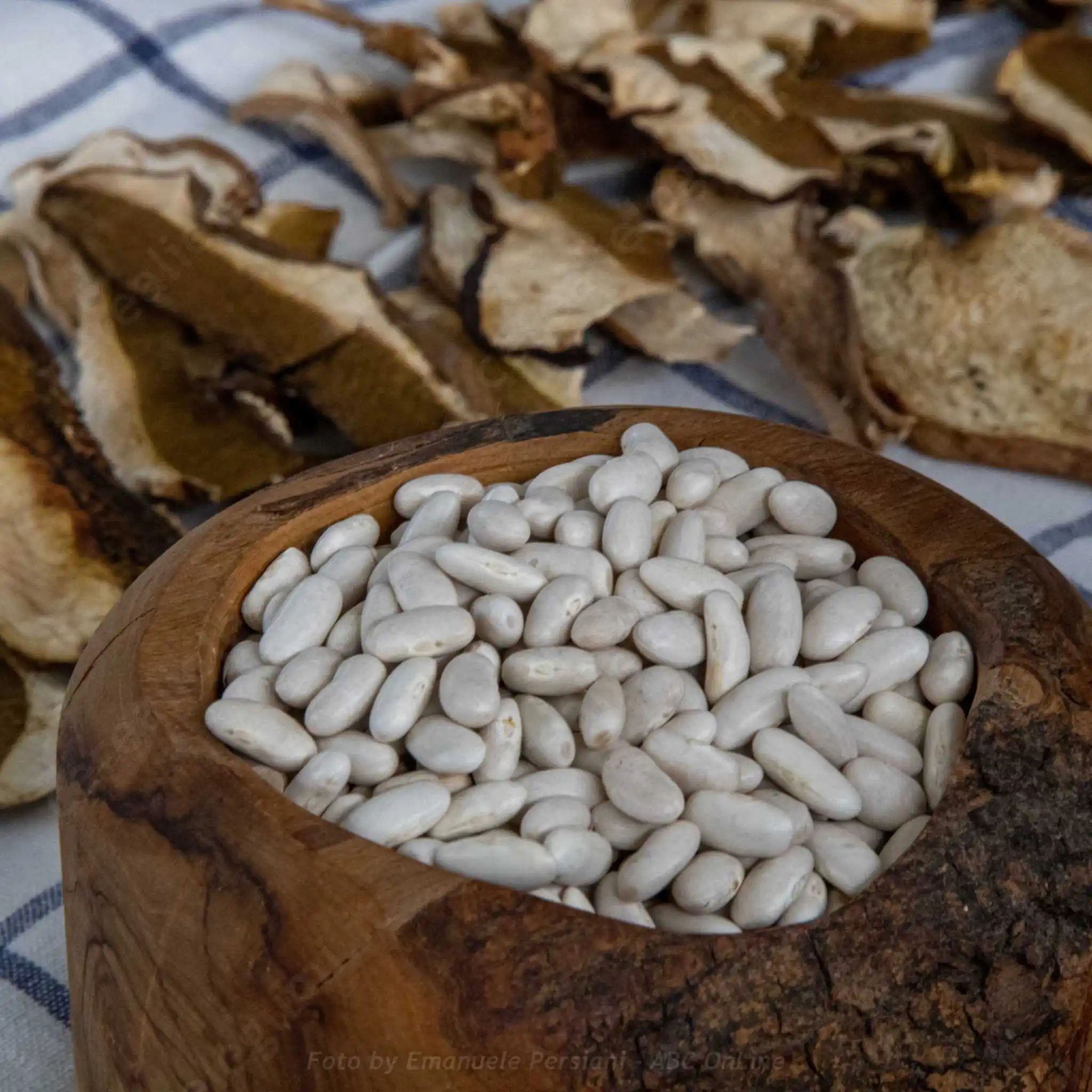 Buy Cheap Dark White Kidney Beans Long Shape Kidney Beans for sale