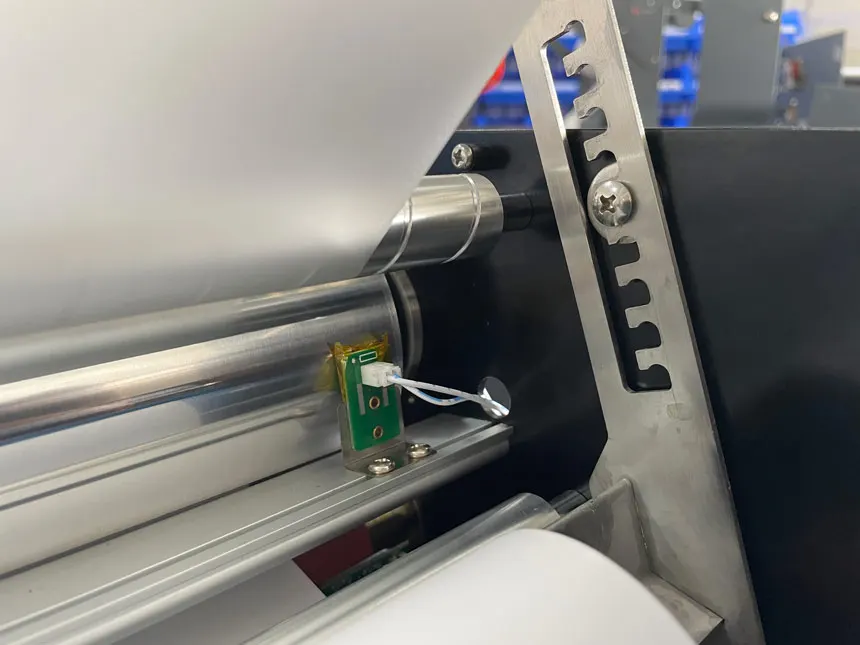 Easy operate tear off 390  digital laminator cold hot  A4 a3 laminating machine