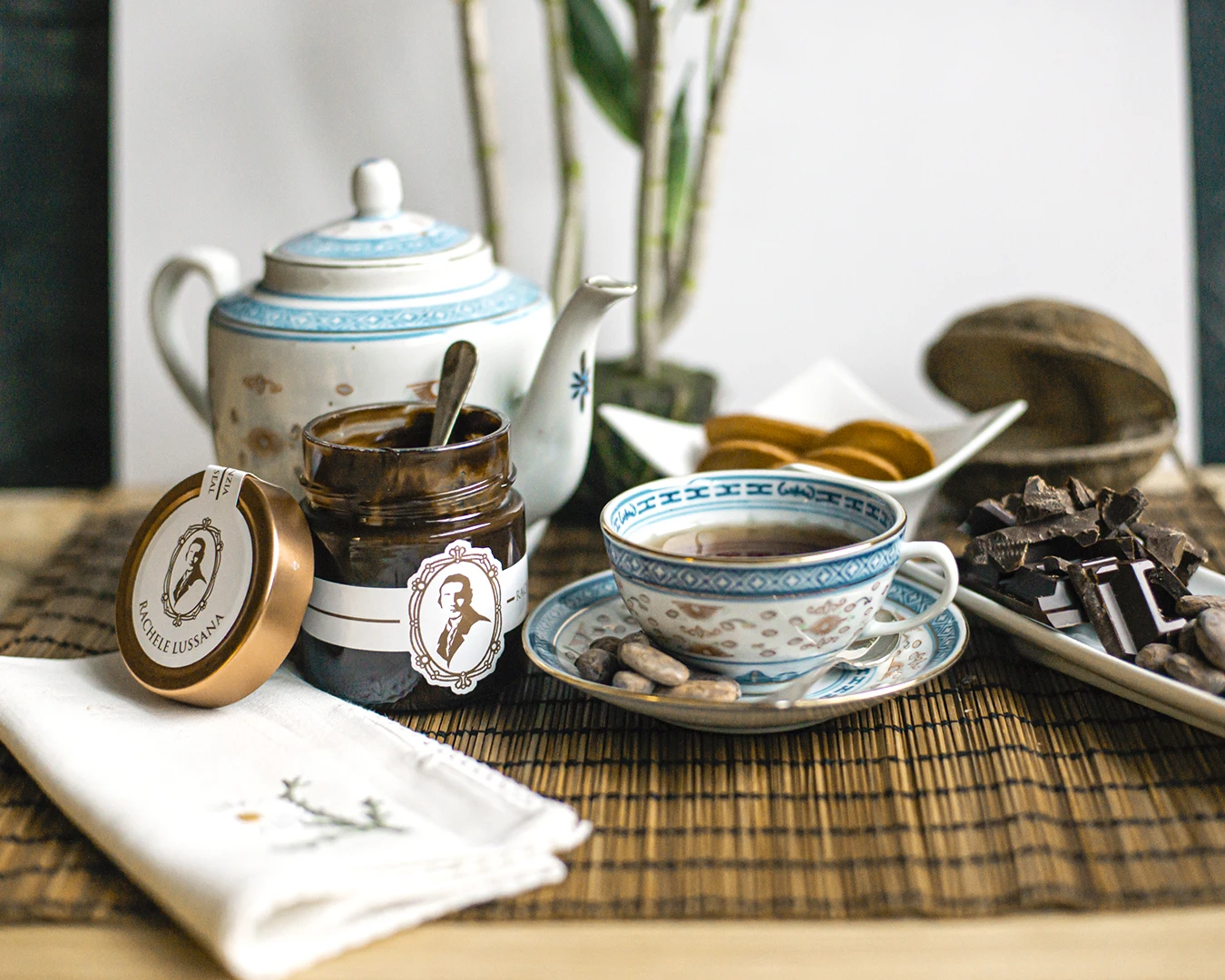 High quality Italian spreadable cream with Cocoa 220g made with high-quality and natural ingredients