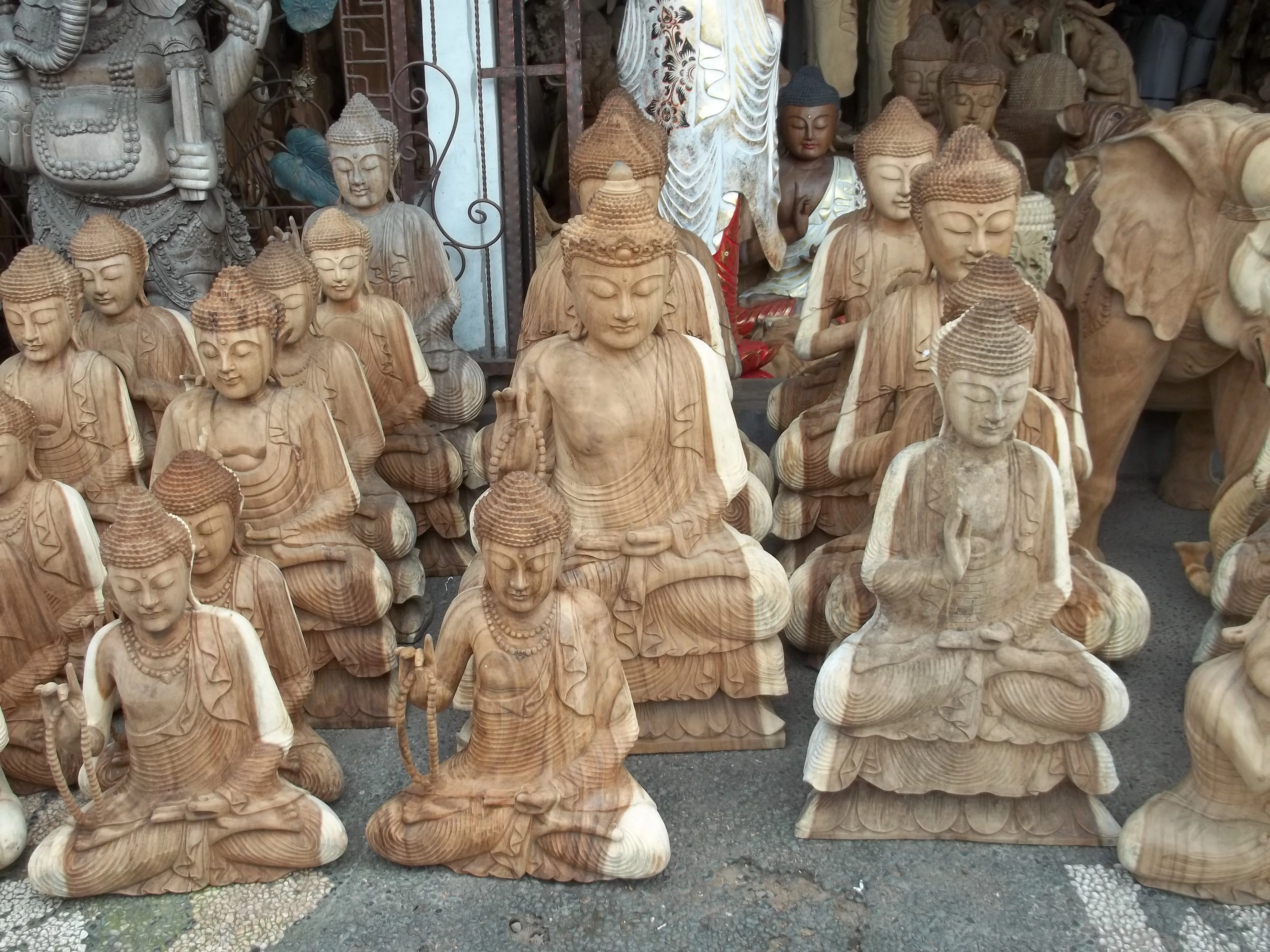 Polished Wooden Buddha Bali Religious Buddhist Sculpture Intricate Engraving Home Art Gift Crafted Decorative Sign Boxed Crafts