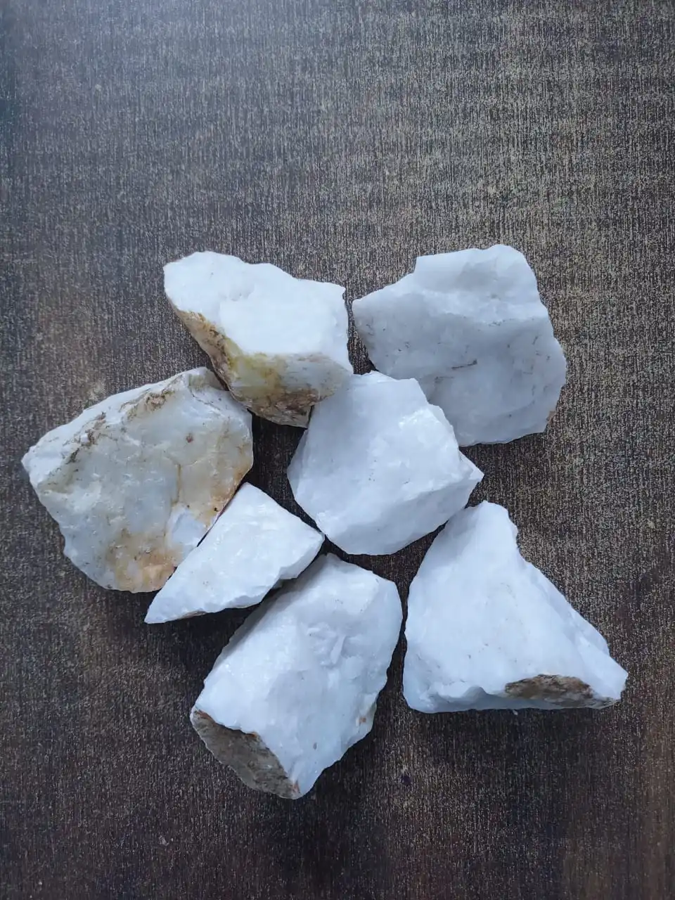 Natural quartz white grinding media stone with round and uneven aggregate stone rocks for ball mill Paving stone