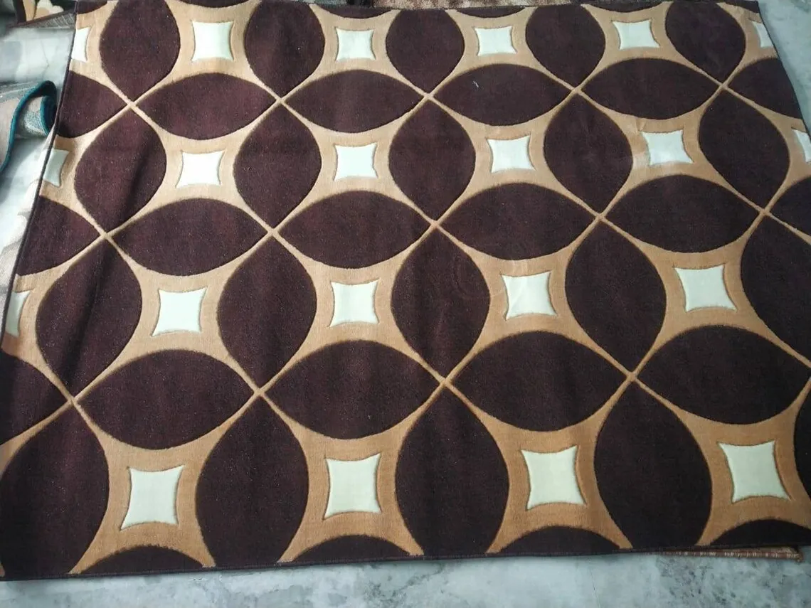 High Quality Home Textiles Embroidered Carpets Kashmiri Rug Carpet for Bedroom and Restaurant Use at Wholesale Price