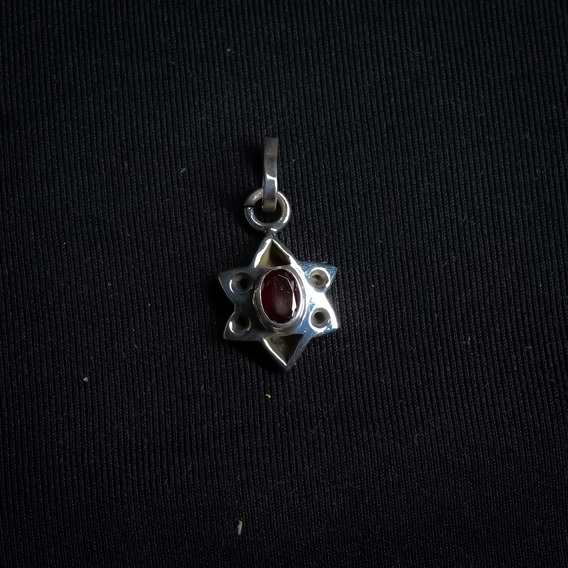 925 Sterling Silver Fine Jewelry Pendant with Star Design and Oval Shape Garnet Gemstone Pearl & Gold Material Number Pattern
