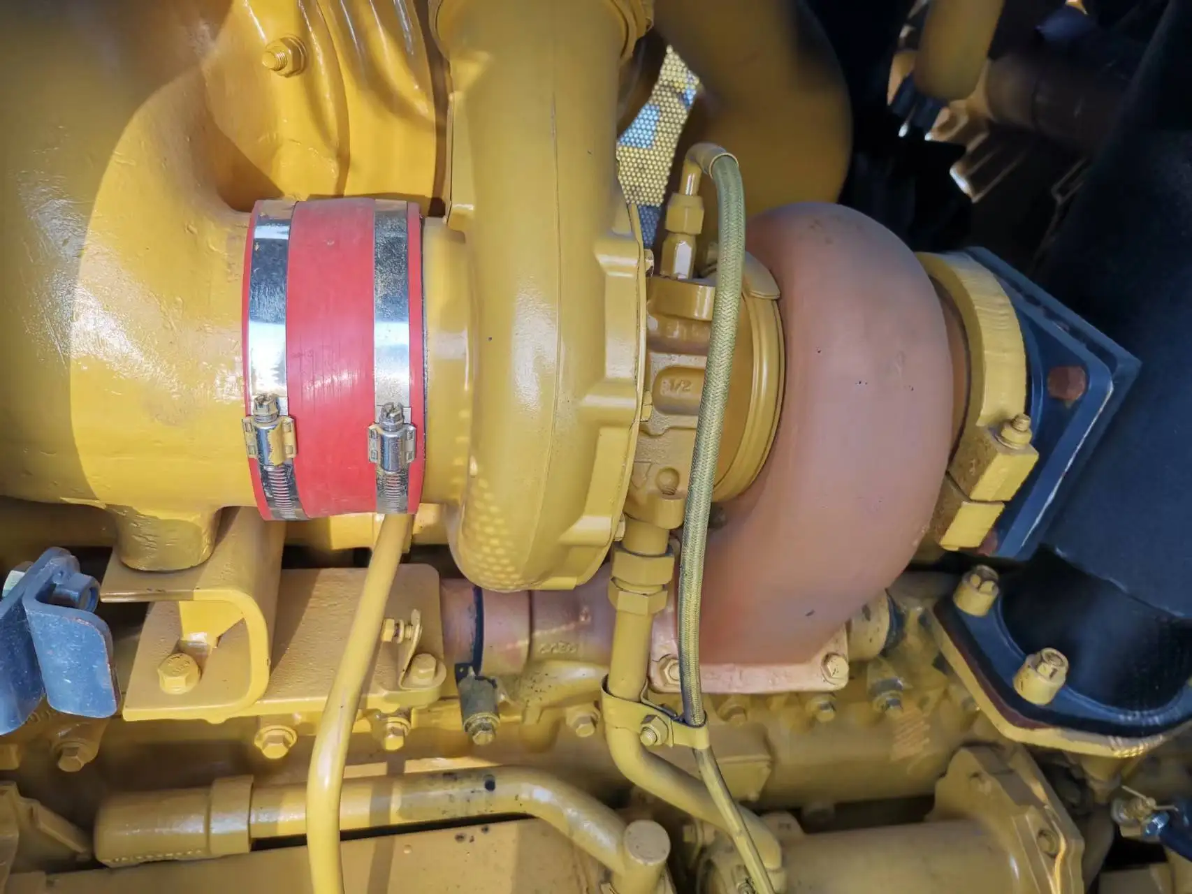 Used bulldozer Shantui SD22 standard dozer machine high performance multi-functional track-type tractor for kinds of earthwork