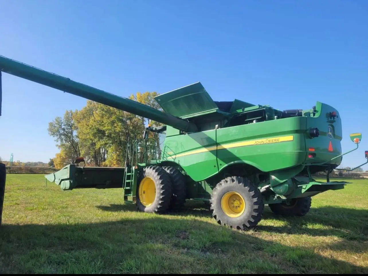 Buy Fairly used High productivity Used John Deere Combine Harvester from USA Rice Wheat Corn Harvester Used John Deere Combine