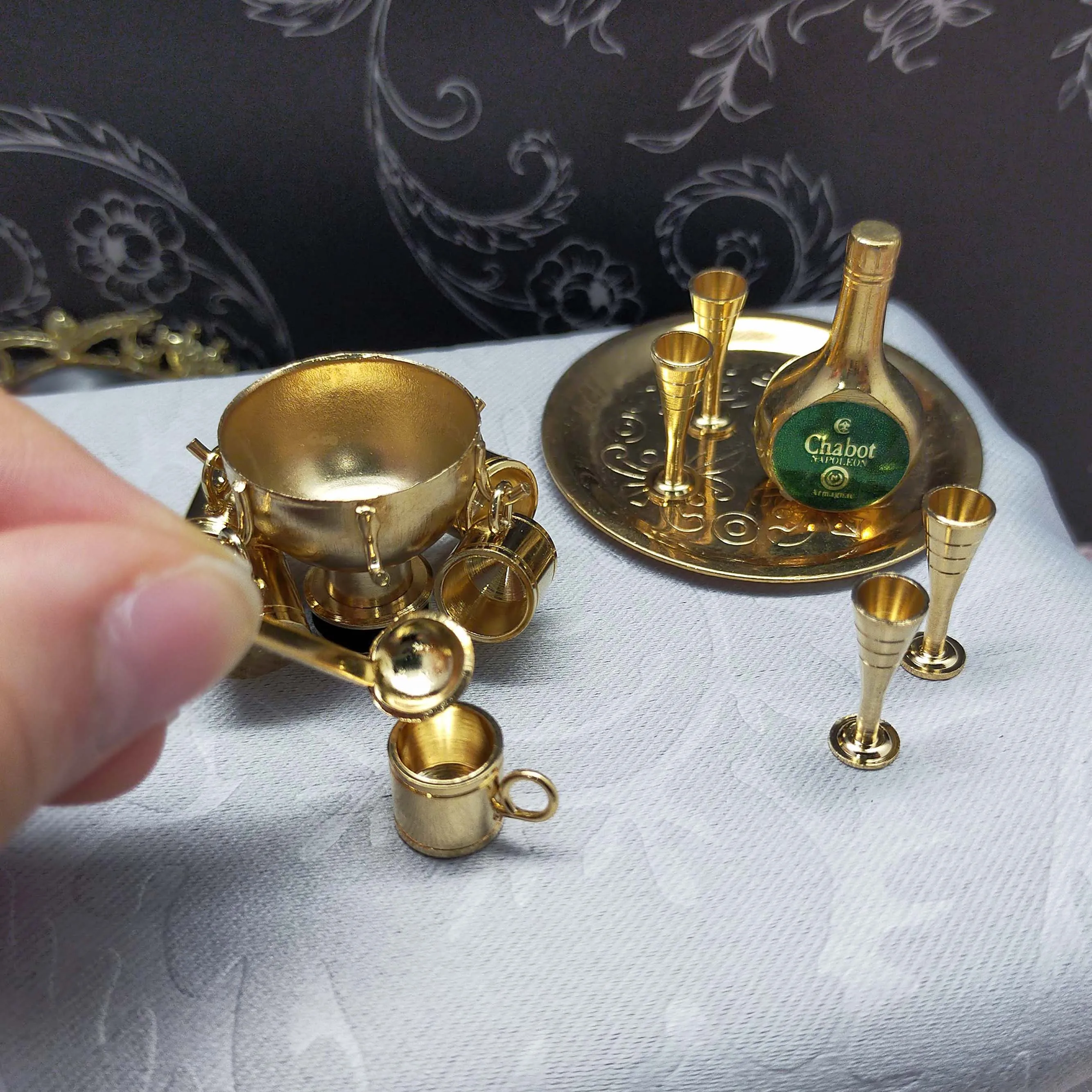 Miniature Doll House 1:12 Wine Drinking Party