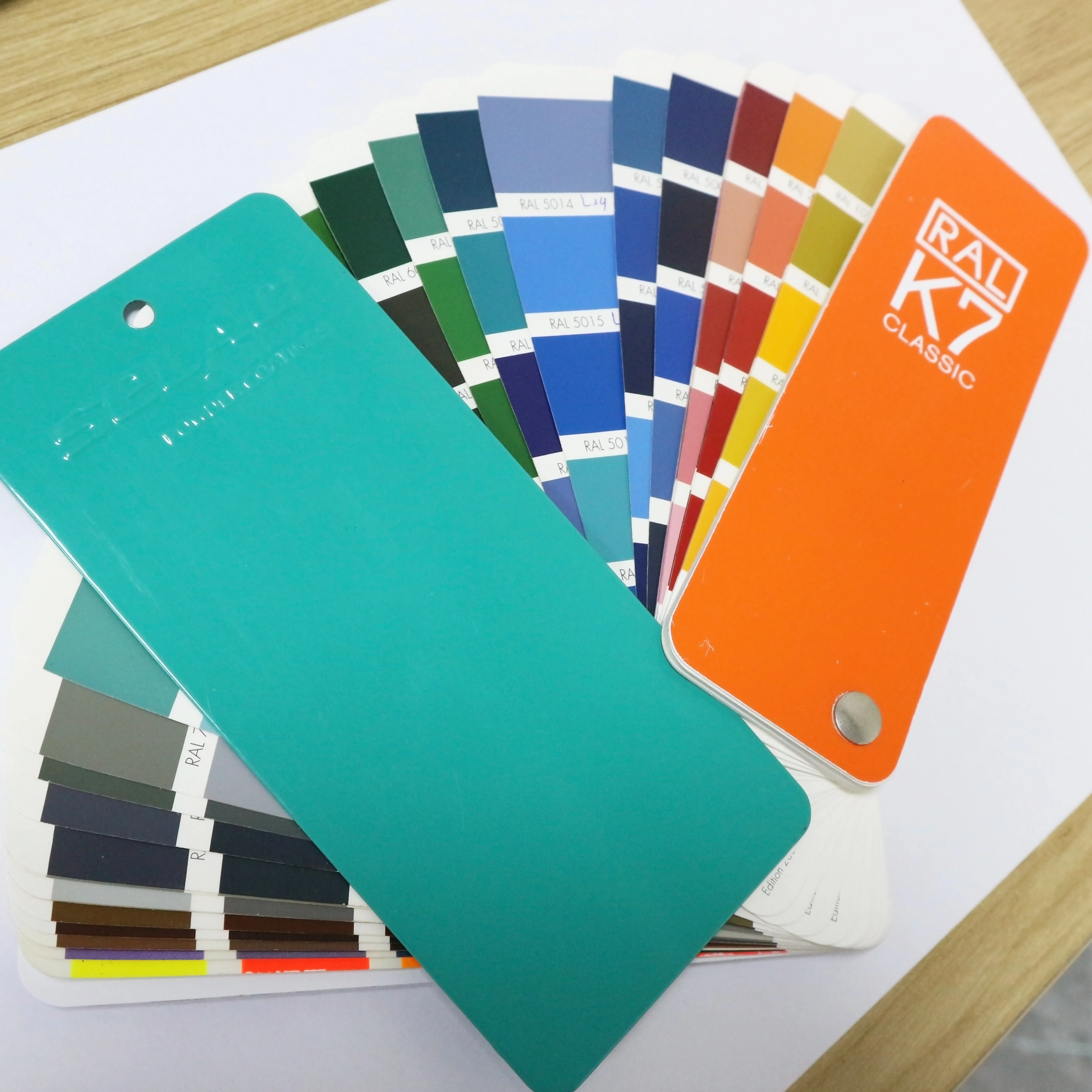 Free Sample High Quality Weather Resistant High Gloss Ral 5018 Electrostatic Powder Coatings Spray Paint for metal