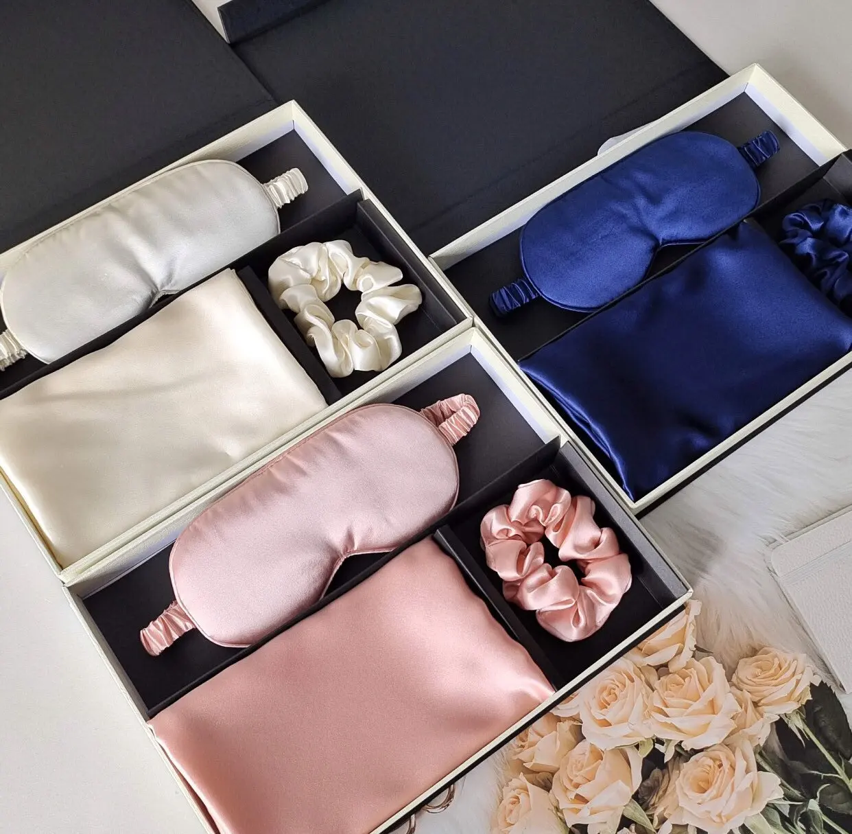 Luxury 100% mulberry silk 22 momme pillowcase, eye mask and scrunchy gift set. Gifts she will love. Skin friendly. Blue