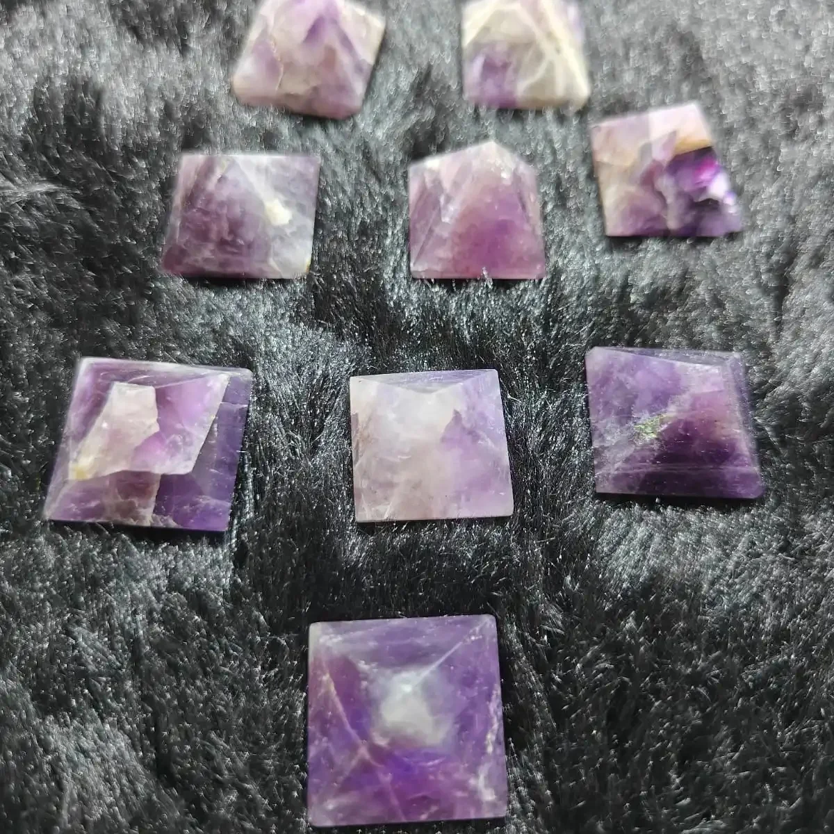 high Quality Amethyst Pyramid stone natural crystal  used for healing and astrology Pyramid for Reiki  Grid and Vastu Correction