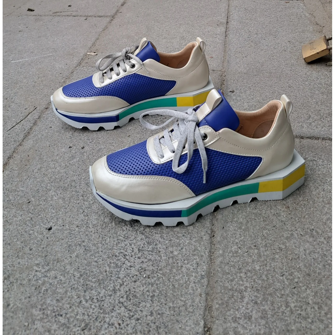 Sneaker Manufacturer Latest Sport Breathable Leather Made White Flat Casual Shoes and Women