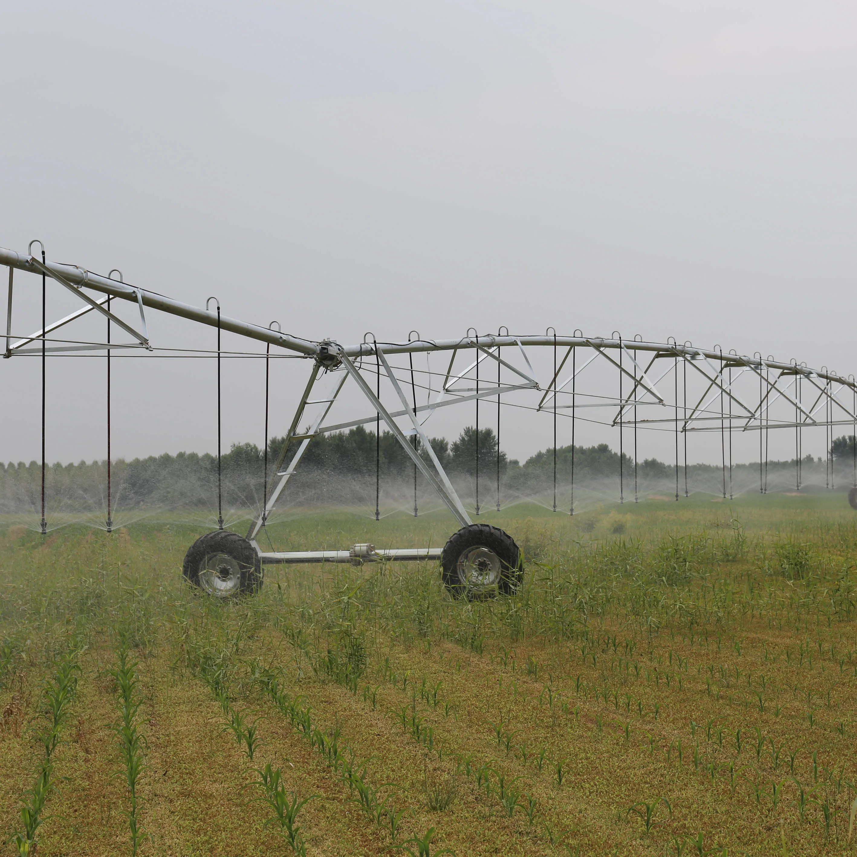 Farm sprinkler pivot irrigation system Center pivot irrigation machine