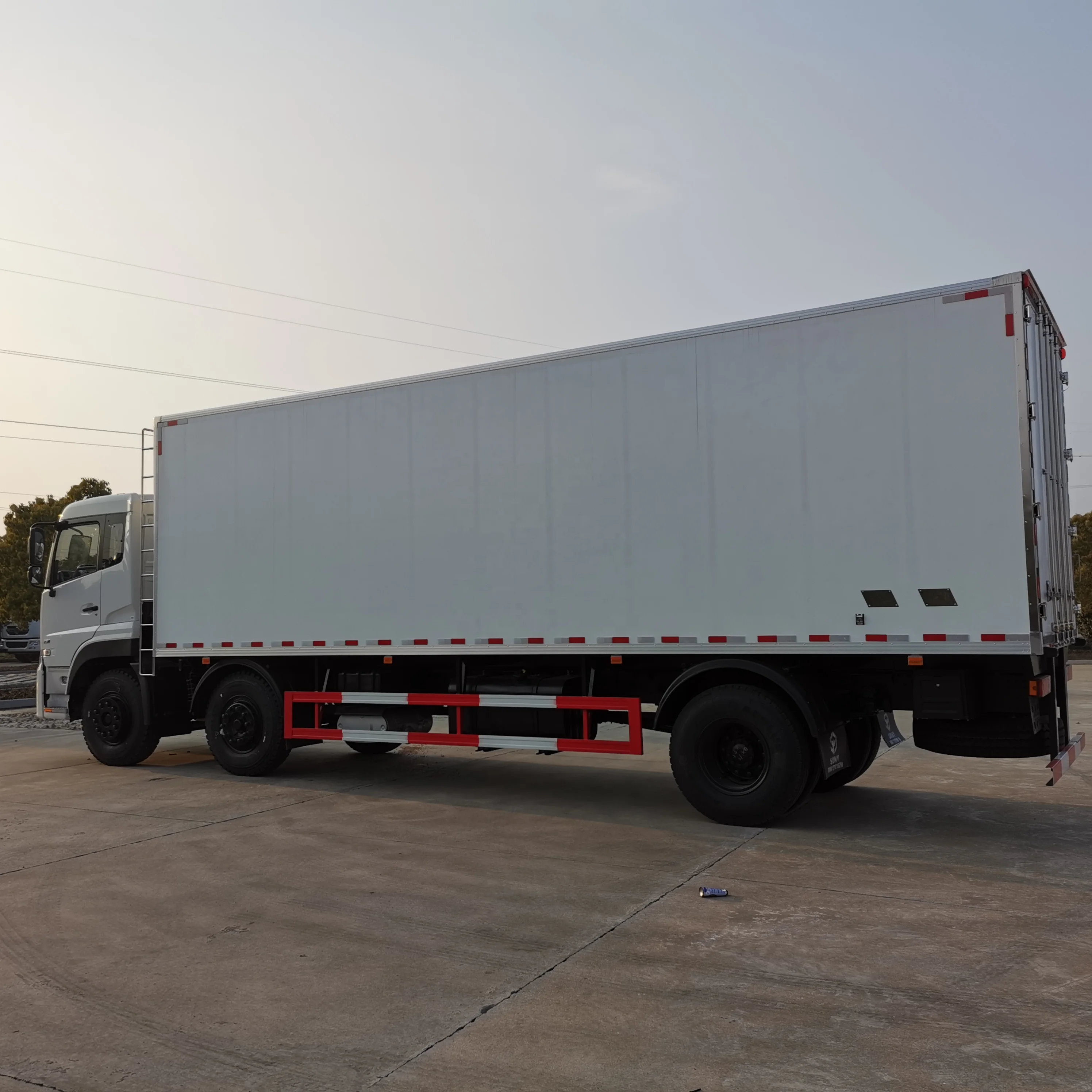 Высококачественный фургон-рефрижератор Dongfeng грузовик 20 тонн 6x2 грузовики для замороженной