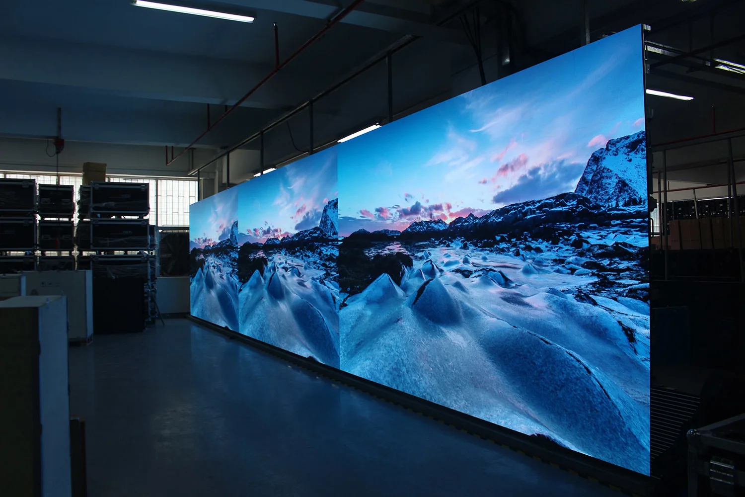 Custom Size Full HD Video Wall P1.86/P2/P2.5 LED Electronic Sign Indoor LED Display TV Wall Mount LED Video Wall Screen