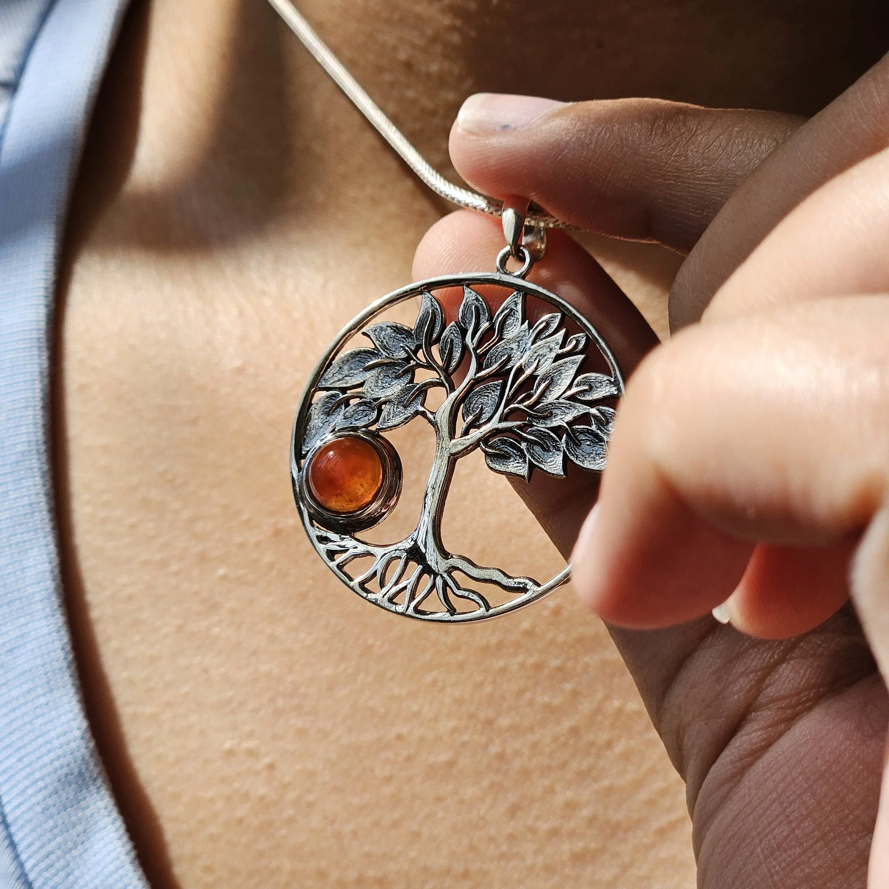Attractive carnelian tree silver pendant