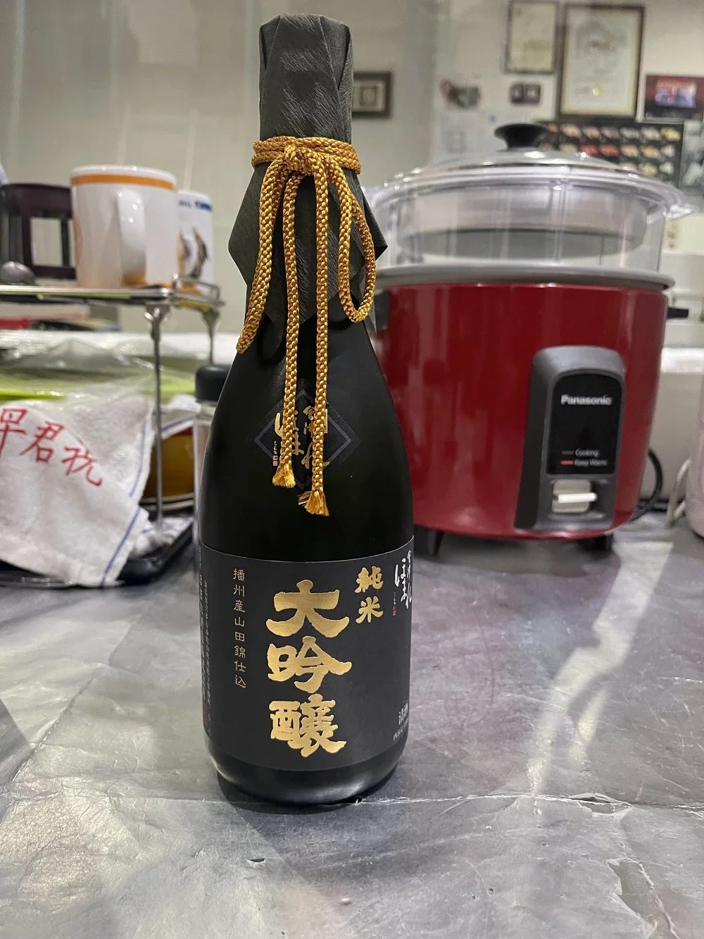 Популярный виски, спиртовой напиток, сбалансированные нежные Ароматические вкусы, виски карамельного цвета Regal Mizunara 70cl