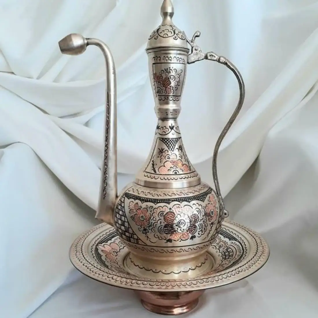 Royal Dinning Decorative Luxury Tea Pot For Hotels Breakfast Amazing Look Latest Design Pattern Elegant Tea Pot From India