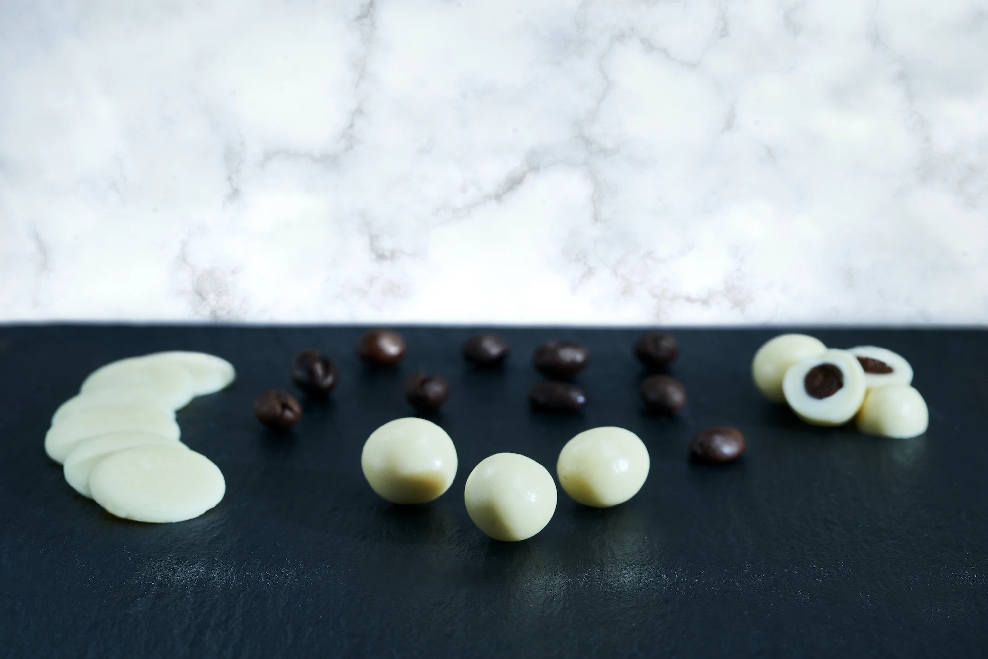 high quality coffee beans covered with white chocolate made in italy 10 kg at special price in PP bag in PA box