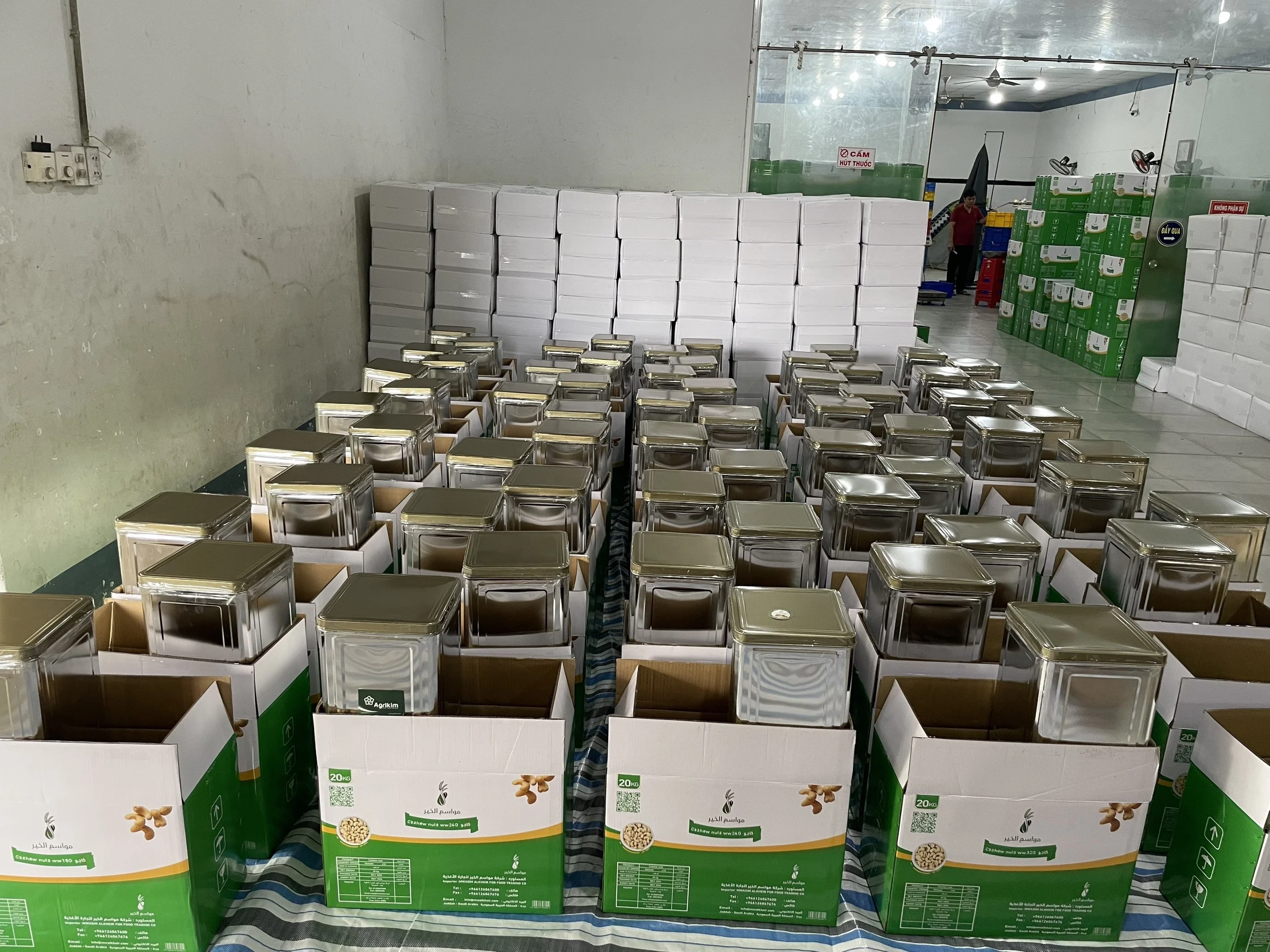 CASHEW NUTS (whatsapp +84 326055616) Best Price Raw Cashew nuts Kernel W320 Dried Wholes Cashew Nuts From Vietnam Supplier