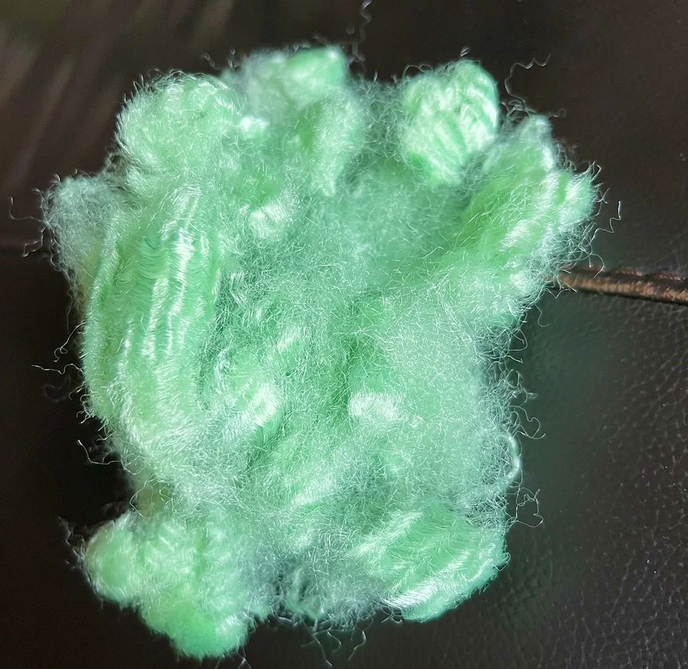 Hot selling High quality Green HS Polyester Staple Fiber Recycled 15D64mm  for sofa cushion furniture stuffing