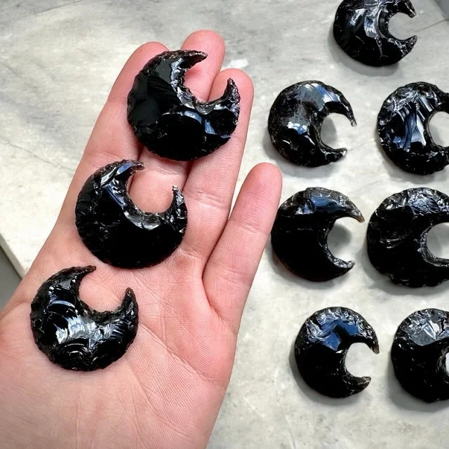 Wholesale Natural Black Obsidian Agate Moon Hand Carved Crystal for Jewelry Gemstone Bulk Supply